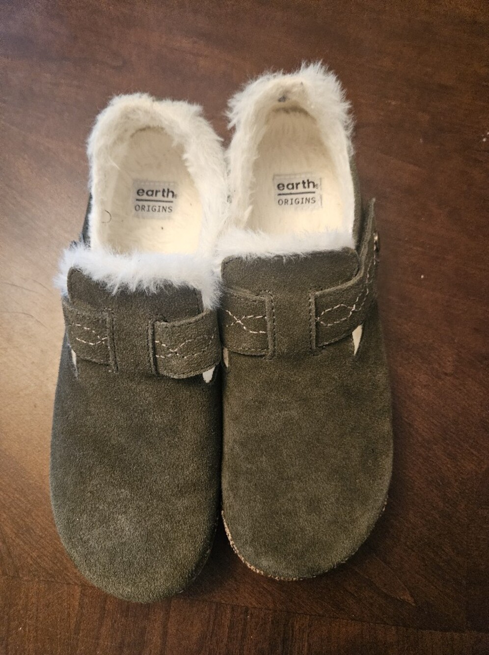 Earth Origins Womens Olive Green Suede Slip-On Clogs with White Fleece Size 8 M